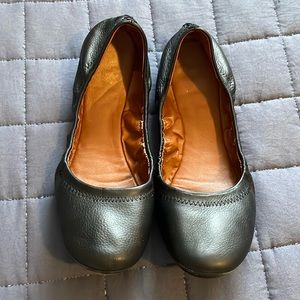 Lucky brand black flags